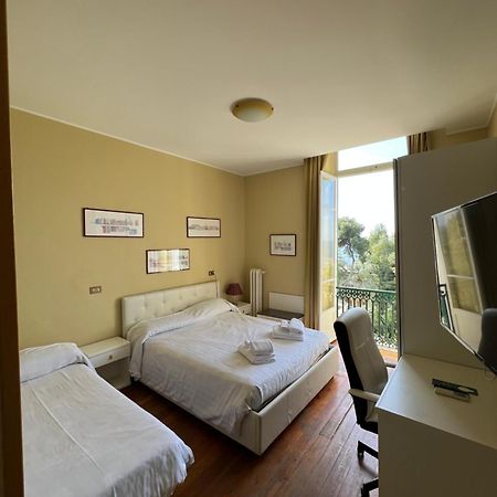 Hotel Petit Royal Ospedaletti Ngoại thất bức ảnh
