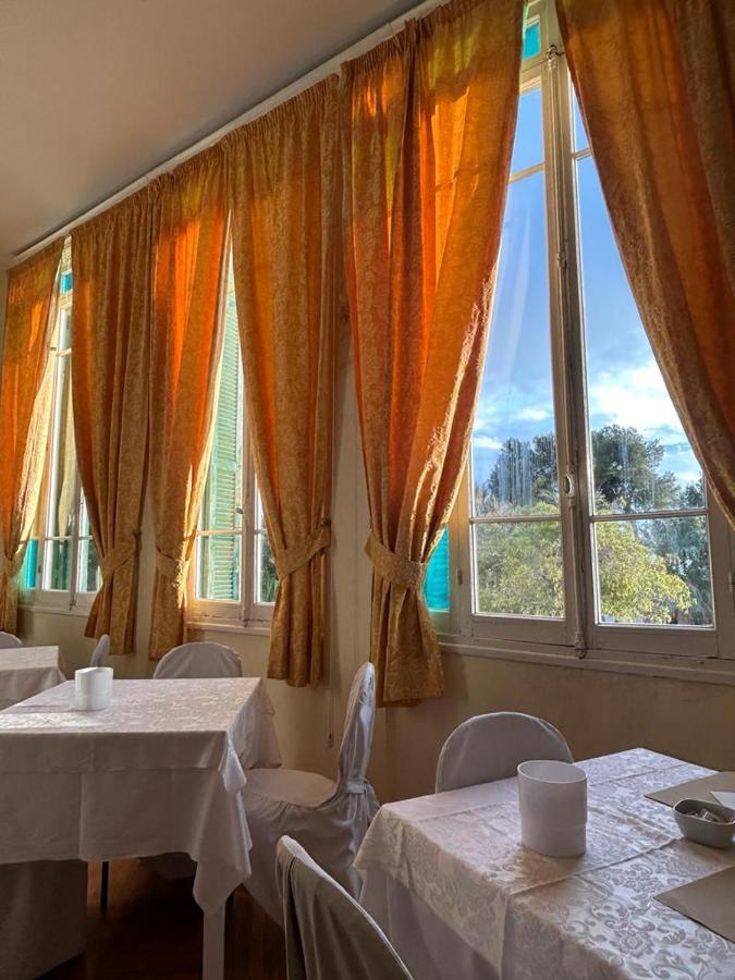 Hotel Petit Royal Ospedaletti Ngoại thất bức ảnh