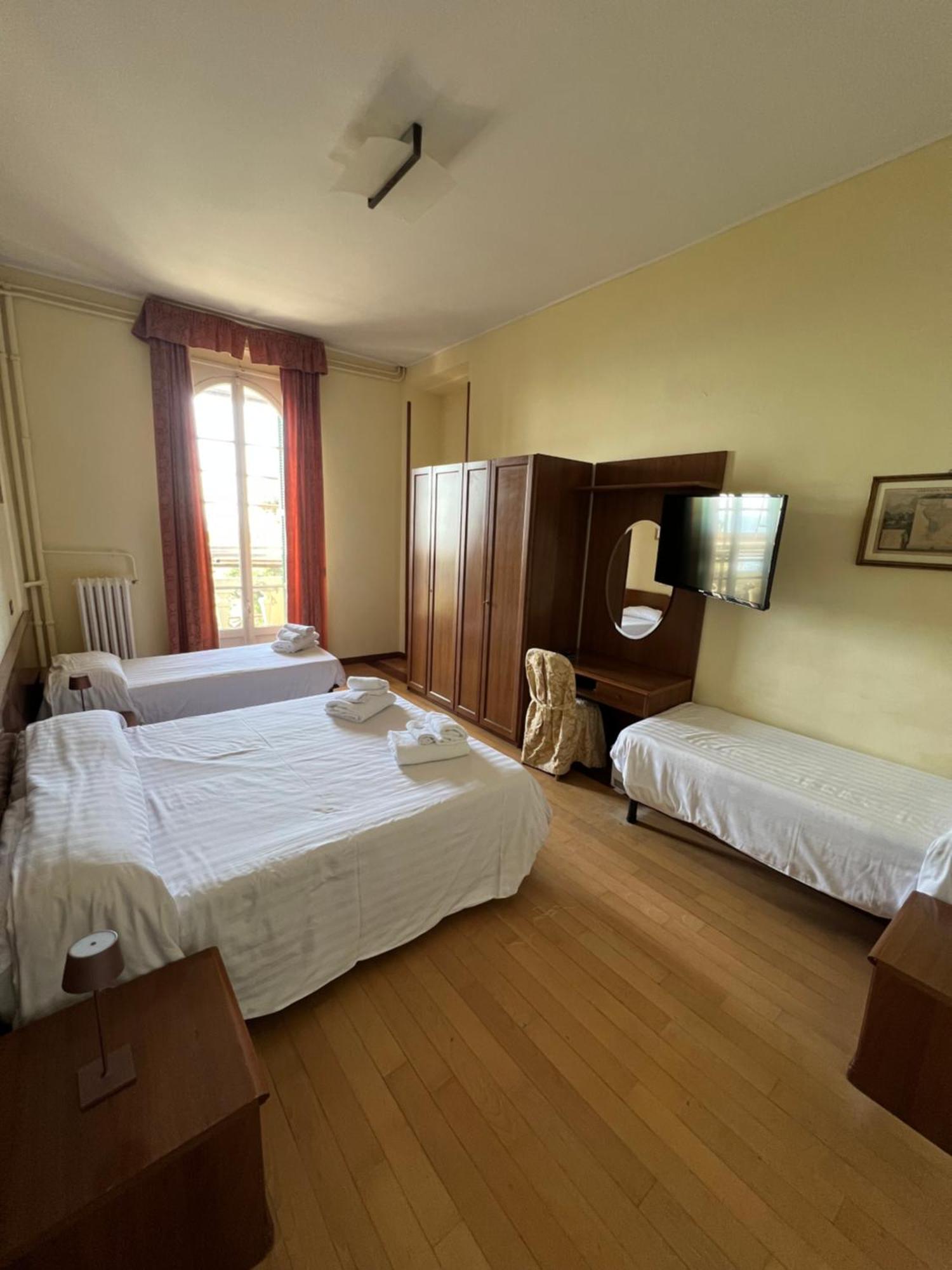 Hotel Petit Royal Ospedaletti Ngoại thất bức ảnh